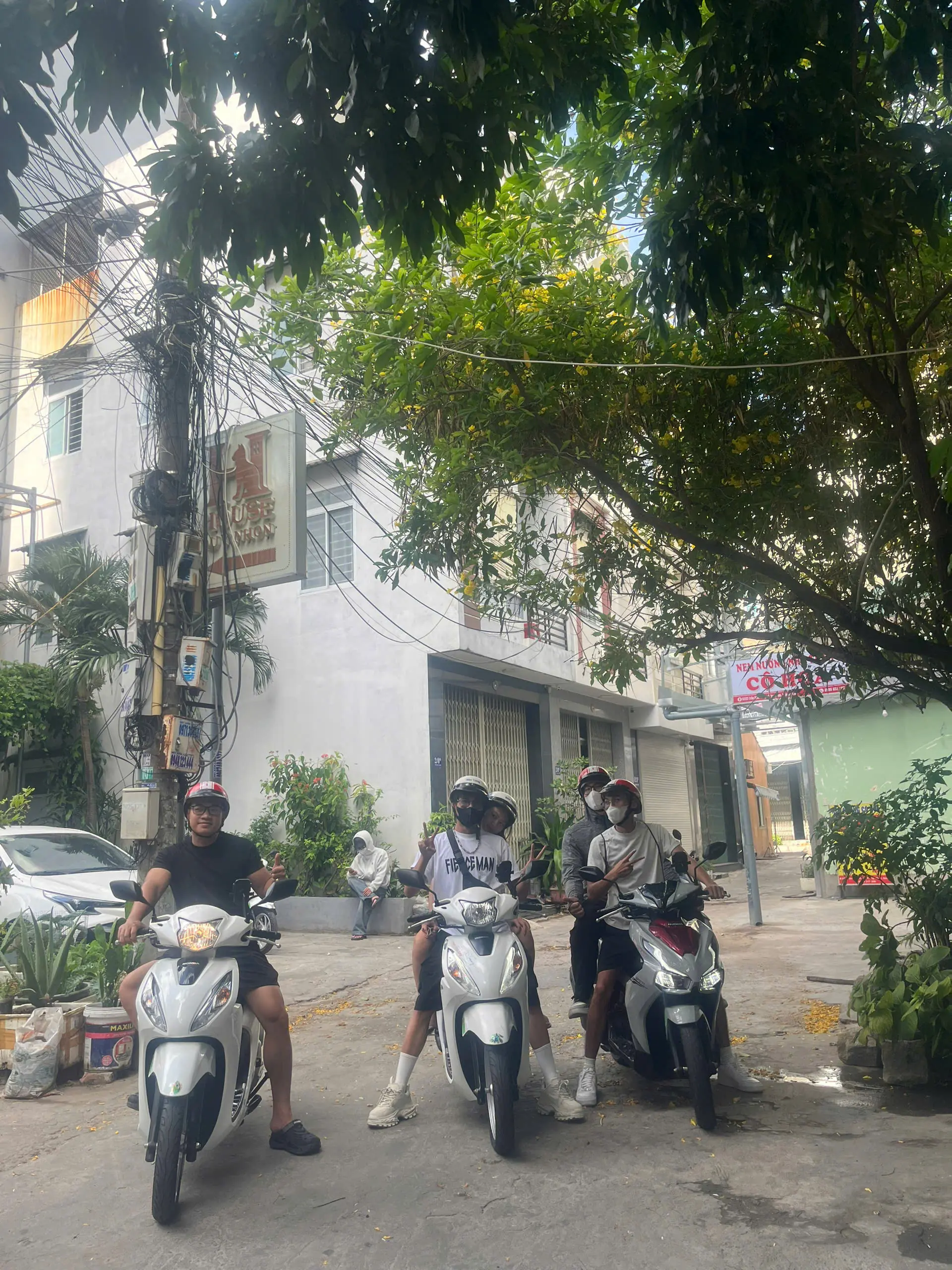 CHO THUÊ XE MÁY ĐÌNH TRUNG